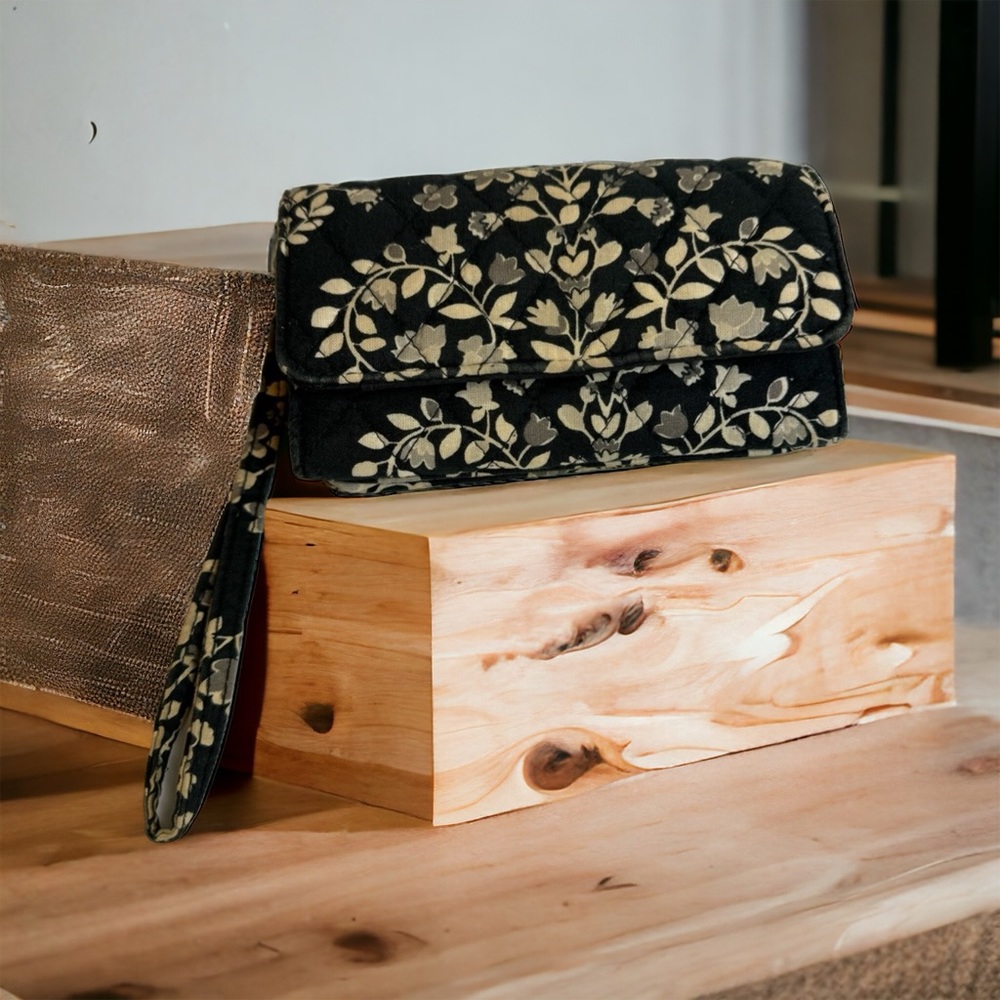 Vera Bradley Wallet cream and black